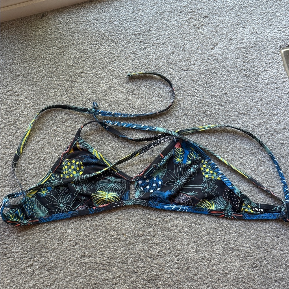Jolyn Vent bikini top